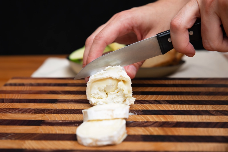 Ger&ccedil;ek Kaymak Nasıl Anlaşılır? S&uuml;t Kaymağı ile Krema Arasındaki Keskin